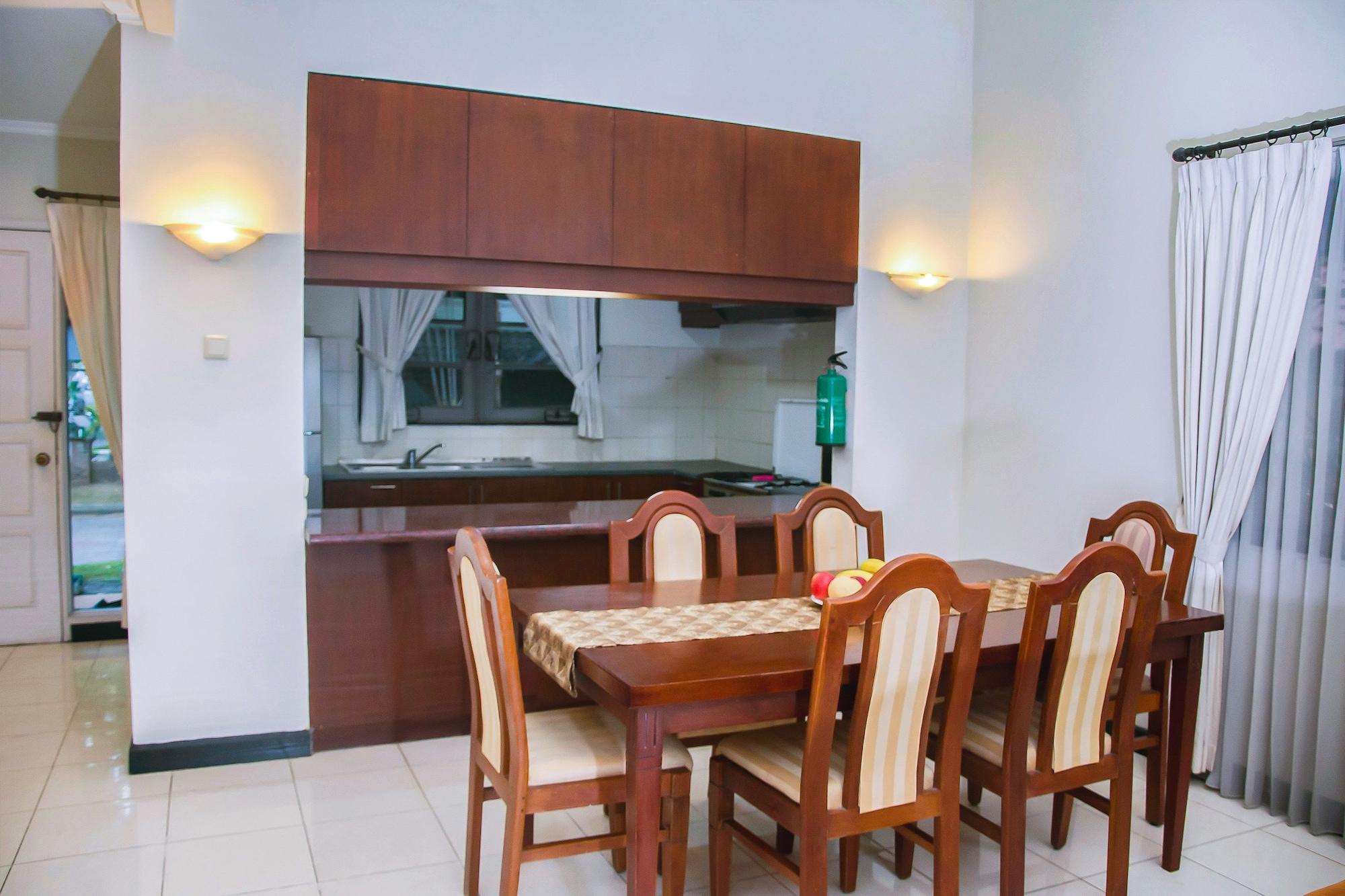 Graha Residen Serviced Apartments Surabaya Exterior photo