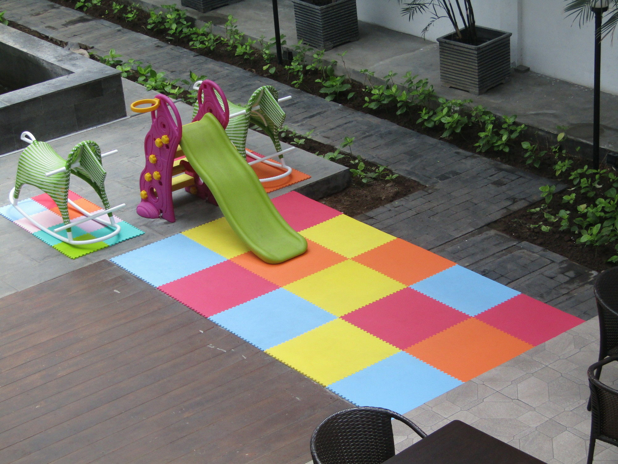 Graha Residen Serviced Apartments Surabaya Exterior photo