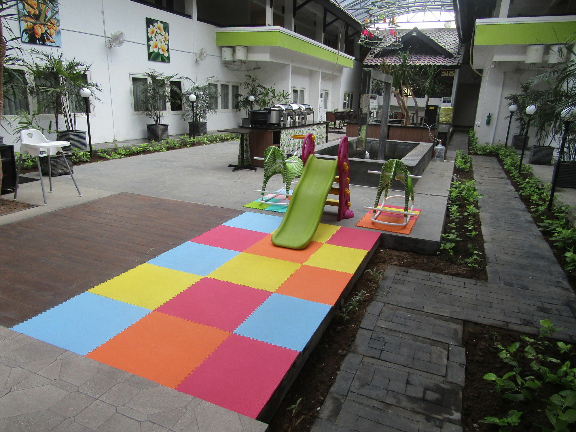 Graha Residen Serviced Apartments Surabaya Exterior photo